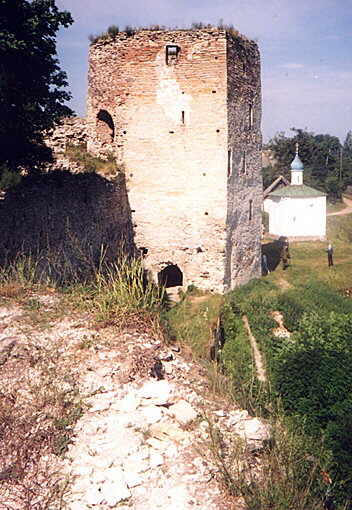 Изборск. Крепость. Башня Талавская. XIII век