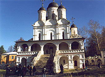 Одинцовский район. Большие Вязёмы. Церковь Преображения. XVI век