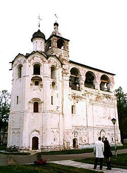 Суздаль. Звонница Спасо-Евфимьевого монастыря. 1599 год